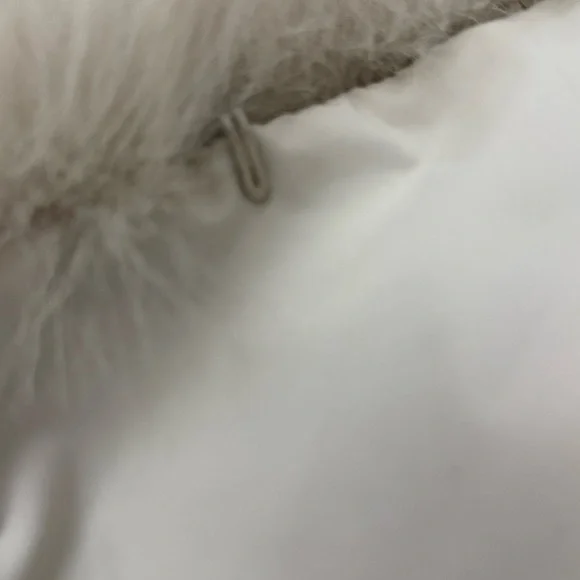 Alo Yoga Opulent Faux Fur Statement Jacket in Oat worn once - Picture 8 of 12